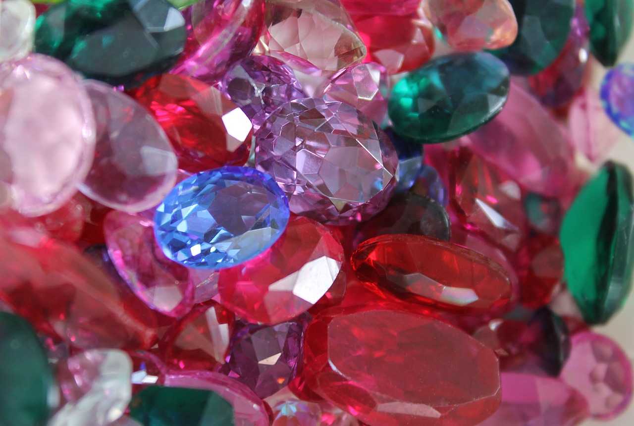 Colourful cut gemstones. © laminaria-vest - Pixabay